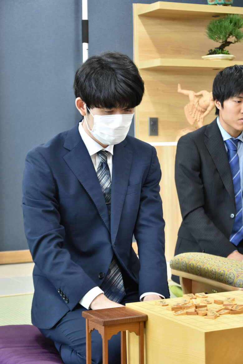 「藤井聡太棋聖が新たな領域へ！ベトナム戦で見せた進化とは？」