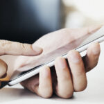 「蛙化現象」とは何?Z世代が選ぶ流行語に込められた意味とは?