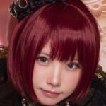 プロコスプレーヤーえなこがジーンズ脱ぎで大胆露出！ファン騒然のセクシーショット公開