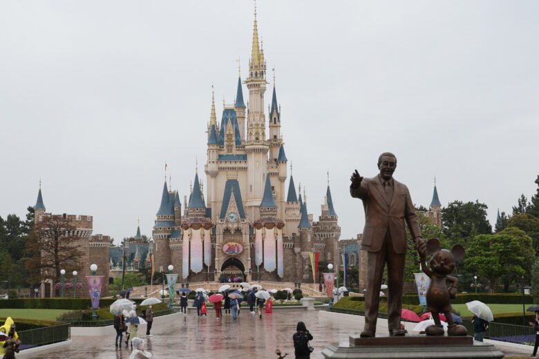 #驚愕の値上げ ！東京ディズニーリゾート、大人1日券が初の1万円超えに