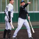 金本元監督が涙！横田さん死去で