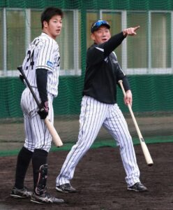 金本元監督が涙!横田さん死去で