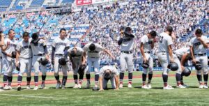 【非情】横浜・緒方の泣き崩れる姿に反響「高校ラストゲームで非情な幕切れ」
