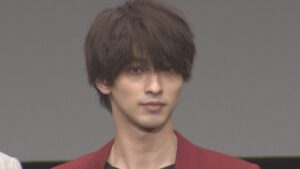 「横浜流星と佐藤浩市、AIさんの生パフォーマンスで圧巻の主題歌披露!」