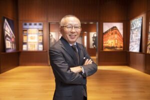 ユニクロ、新社長に塚越大介氏が就任 - 海外事業の強化に期待