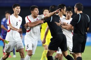 【動画】サッカーのアジア大会に出た北朝鮮選手、やりたい放題wwwwwwwwwww
