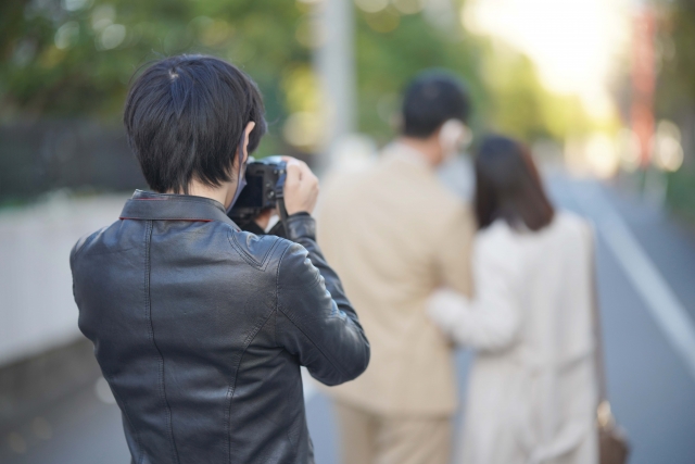 【悲報】不倫、托卵、全部バレて1000万円の借金と1歳の子供が残りました