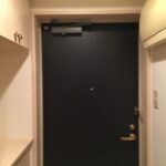 【恐怖】こんな時間なのに玄関からノック音がする