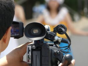 AV女優「挿れて・・・💕」監督わい「カットカットー！😠🎬️」