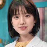 【画像】弘中綾香ちゃん(32)、この膨らみ・・もしかして！？