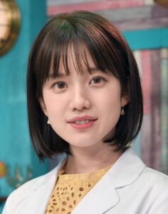 【画像】弘中綾香ちゃん(32)、この膨らみ・・もしかして!?