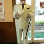 【疑問】ケンタッキーの店員さんがおヒゲをはやしていない理由(ワケ)とは！？🥺