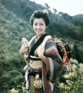 【画像7枚】伝説のアイドル山口百恵さんはこちら!