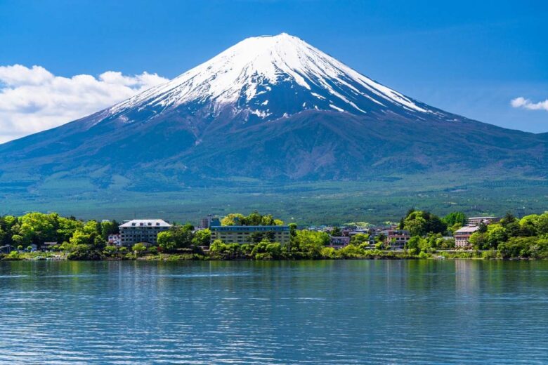【悲報】富士山が見えるお風呂なのに・・・