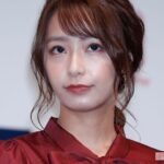 【フリーアナ】宇垣美里さん、水色ニット×イヤリング　カワイイ衣装ショットを披露！