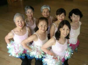 【画像】最近のチアガール、露出が多すぎる