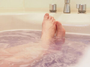 【悲報】毎日、風呂に入らない日本人が増えている！？