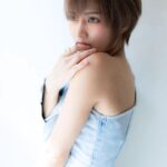 【画像】ボーイッシュ、服を脱いだら 乳がある