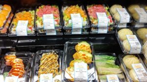 【画像】アメリカのお寿司、めちゃくちゃジャンキーすぎる