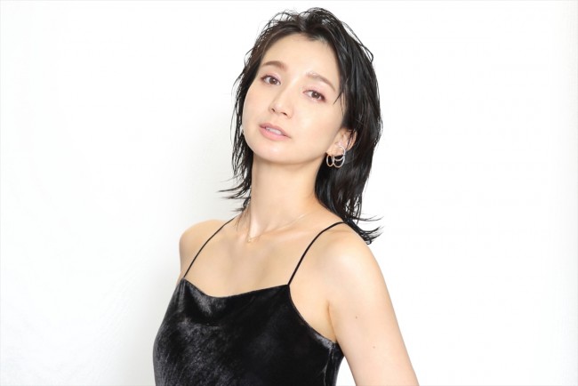 【タレント】芹那さん、紐ビキニで“美ヒップ”あらわ「セクシーで魅惑的ぃぃぃ～!」「色気が爆発してる」 サウナ室で寝転ぶ姿はこちら！