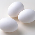 【悲報】卵、1パック250円から値下がりせず…