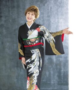 【画像】小林幸子さん、ギャルファッションに身を包み「さちぴ⭐︎」に大変身ｗｗｗｗｗｗｗｗｗｗｗ