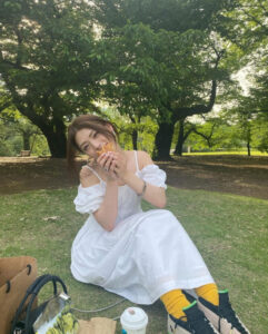 【画像9枚】井手上漠くん、ホットドッグを頬張る