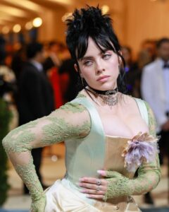 【議論】ビリーアイリッシュちゃんの爆乳すごい!