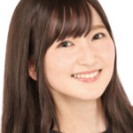 【画像】女性声優さん(29),めちゃくちゃかわいい格好でバラ園に行ってしまう