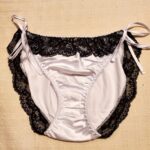 【画像】真面目そうな女子大生でもこういうパンツ履いてる事実