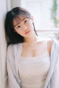 【画像】＜AKB48正鋳真優＞19歳のグラビア最終兵器！　黒ワンピ水着でしっとり　浴衣を脱いで白水着を披露！