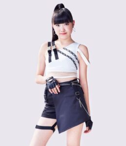 【画像】江口紗耶ちゃんのバースデー衣装がドールみたいに