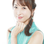 【画像】かとうれいこさん、26年ぶりのグラビア復帰！   胸元チラ見せの美ボディーが「変わらない」「相変わらず綺麗」