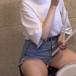 こういう女の子の太ももってなかなか良いよな