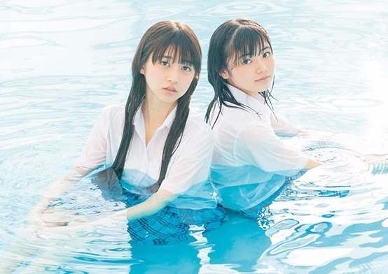 制服のままプール2