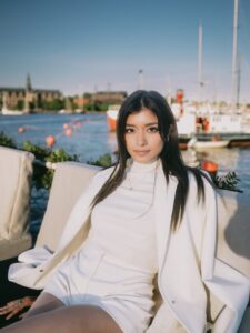 【画像6枚】ローラさん、農業に従事する