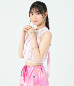 【アイドル】八木栞さんBEYOOOOONDSに囲まれ嬉しそう