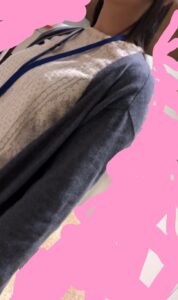 【画像】この着衣おっぱいって巨乳の部類になるか？