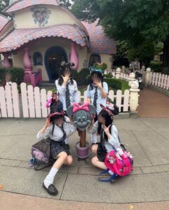【画像】女子4人でディズニー行ってきたんだけど