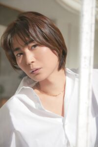 【画像】kiina（氷川きよし）さん、だいぶ巨乳になる