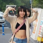 【画像】街中でこんな格好の女性さん・・これは大胆！！