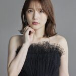 【画像】声優 内田真礼さん、病院の受付嬢をする