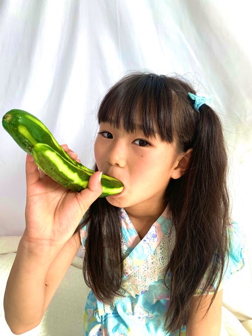 【炎上】女子小学生アイドル「きゅうり美味しい」→炎上www2