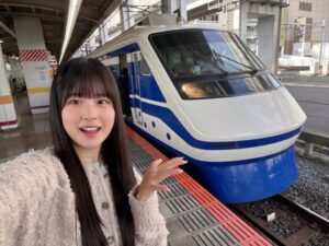 【画像】鉄道ユーチューバーのしおねるが可愛すぎるんだが!?