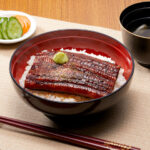 【画像】うなぎを１０匹以上使ったうな丼がコチラ