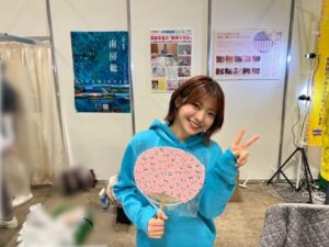 【画像】ケロンヌ、恥ずかしさのあまりおっぱいを隠す