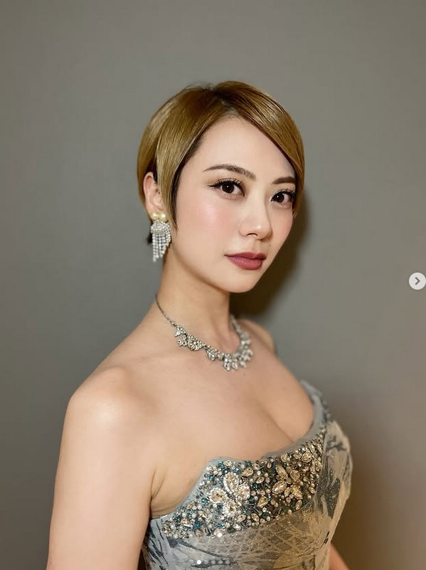 2025y07m24d_115225877