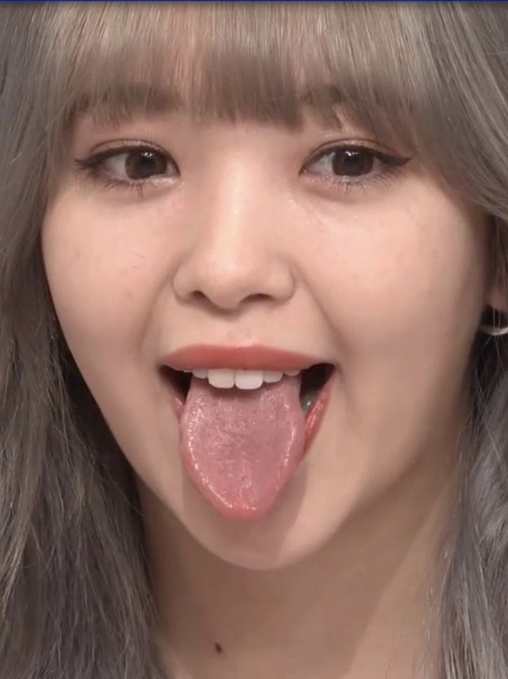 【画像】藤田ニコルさん、「アッカンベー」