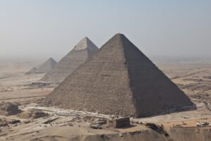 【質問】ピラミッドのてっぺんには何があるの！？