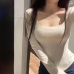 【疑問】なぜ女性はおっぱいを強調する服を着てしまうのか！？